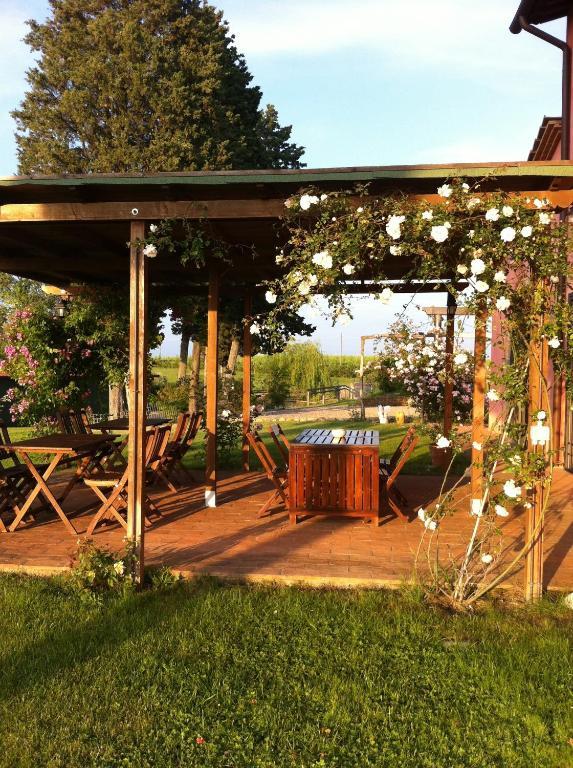 Вилла Azienda Agrituristica Bellavista Монтеспертоли Экстерьер фото