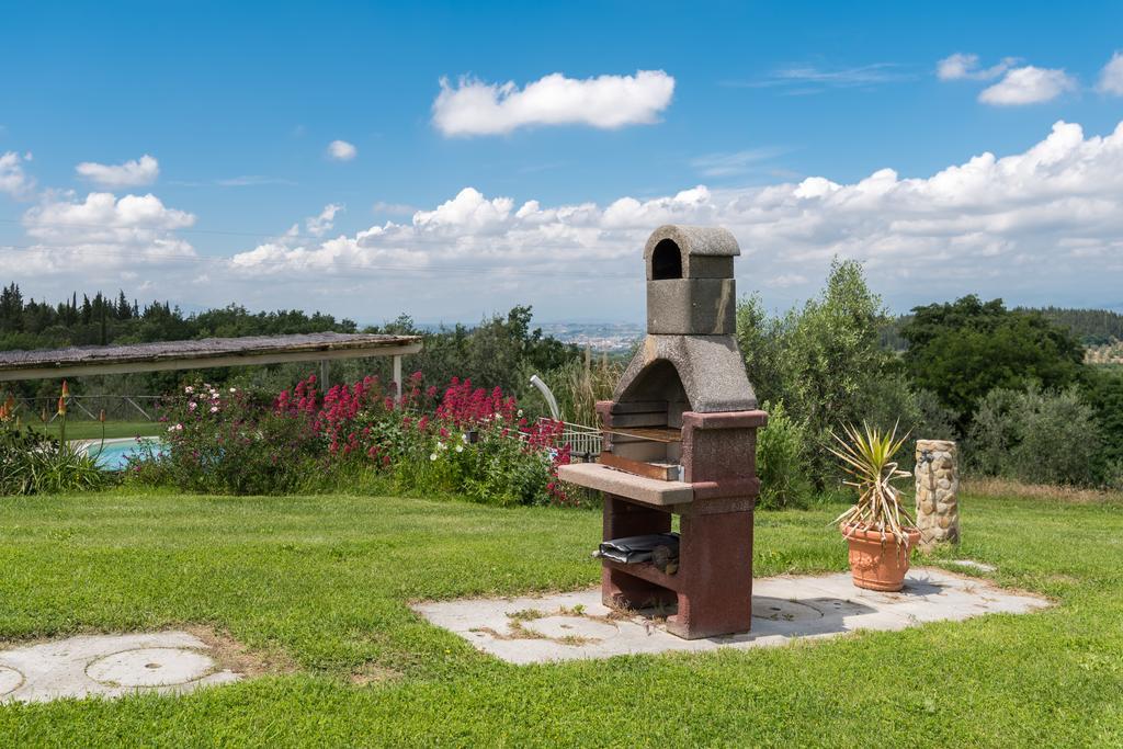 Вилла Azienda Agrituristica Bellavista Монтеспертоли Экстерьер фото